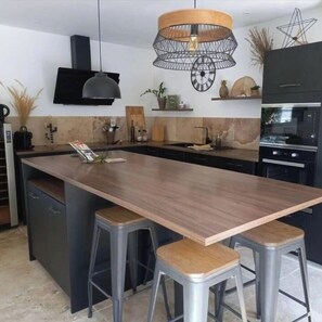 Private kitchen - Villa among oaks and pines 30 minutes from Mont Ventoux (Faucon)