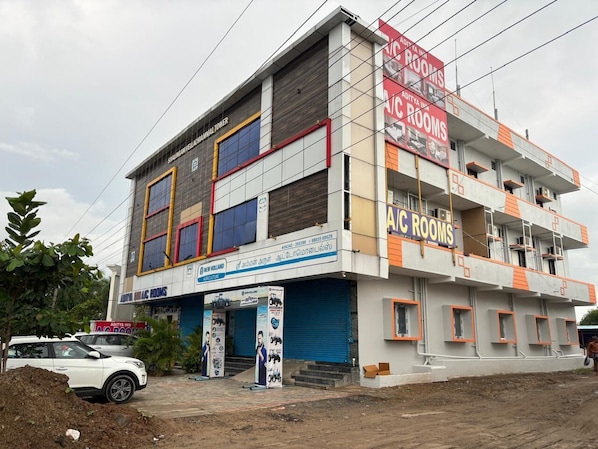 Fountain - Aditya Inn (Dharmapuri)