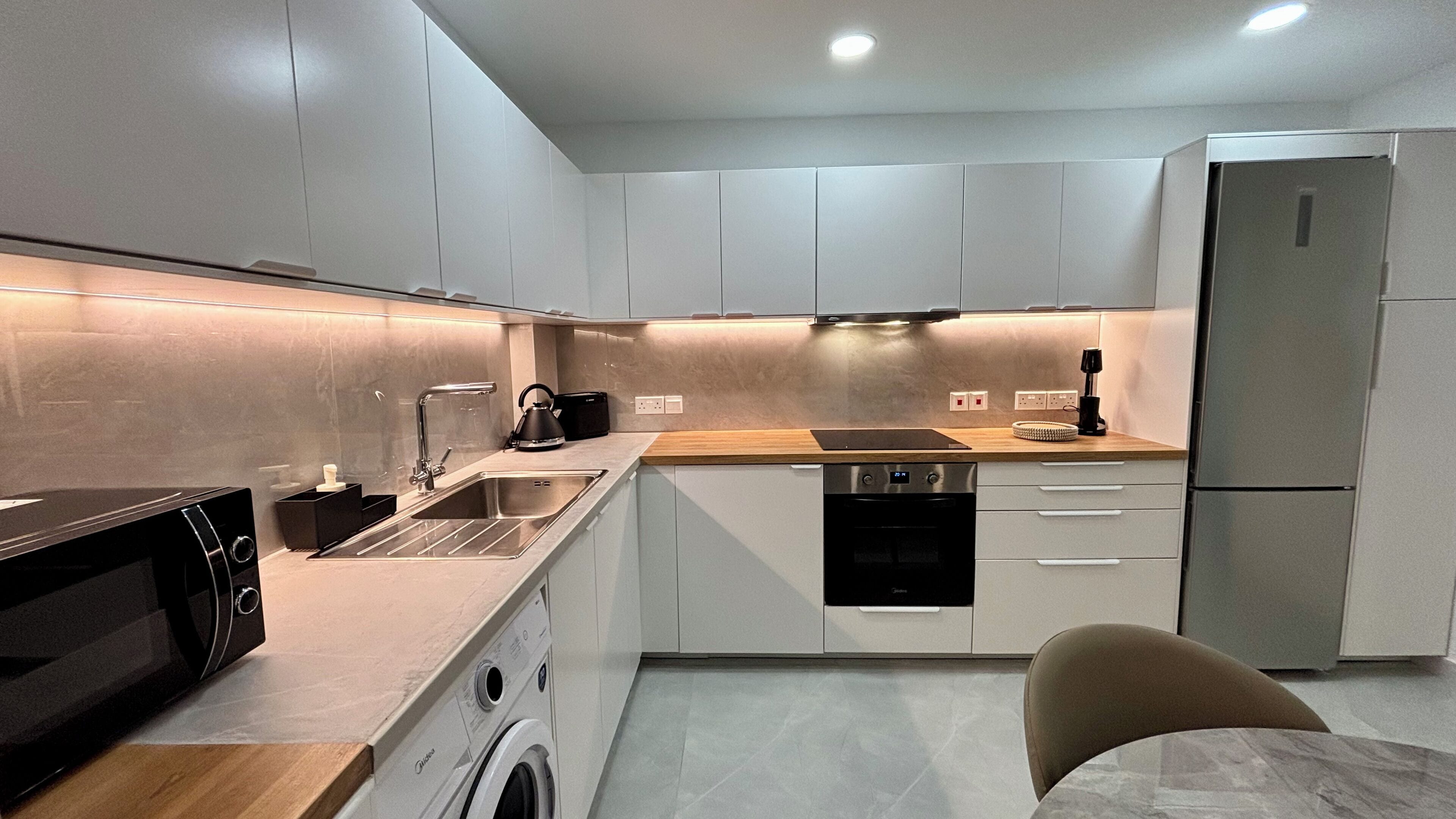 Deluxe Apartment, Garden View | Private kitchen