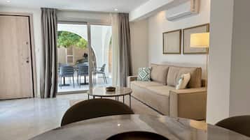 Deluxe-Apartment, Gartenblick | Wohnbereich