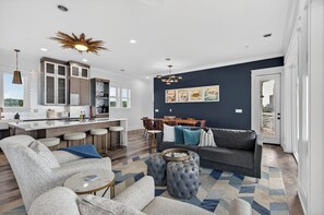 Smart TV, fireplace - 6BR Gulf-Front Home, Sleeps 19, Heated Pool & Mini Golf (Panama City Beach)