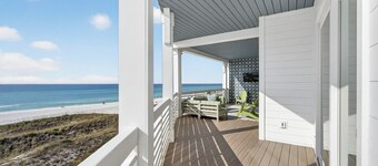 6BR Gulf-Front Home, Sleeps 19, Heated Pool & Mini Golf