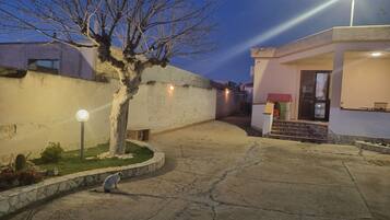 House, 1 Bedroom, Smoking, Terrace | Property grounds