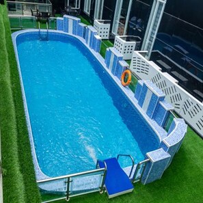 Alberca al aire libre 