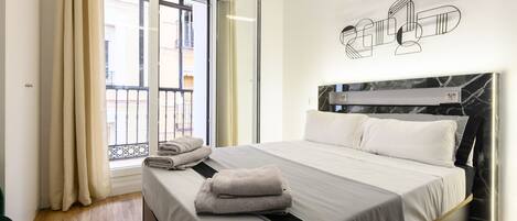 Iron/ironing board, free WiFi