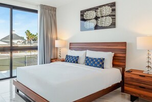 WiFi, bed sheets - Romantic 1BR Getaway w/ Private Jacuzzi by Bocobay (Noord)