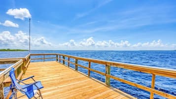 Condo, 2 Bedrooms | Property grounds