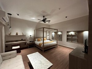In-room safe, blackout curtains, soundproofing, iron/ironing board - Narwar Lakefront Resort (Shivpuri)