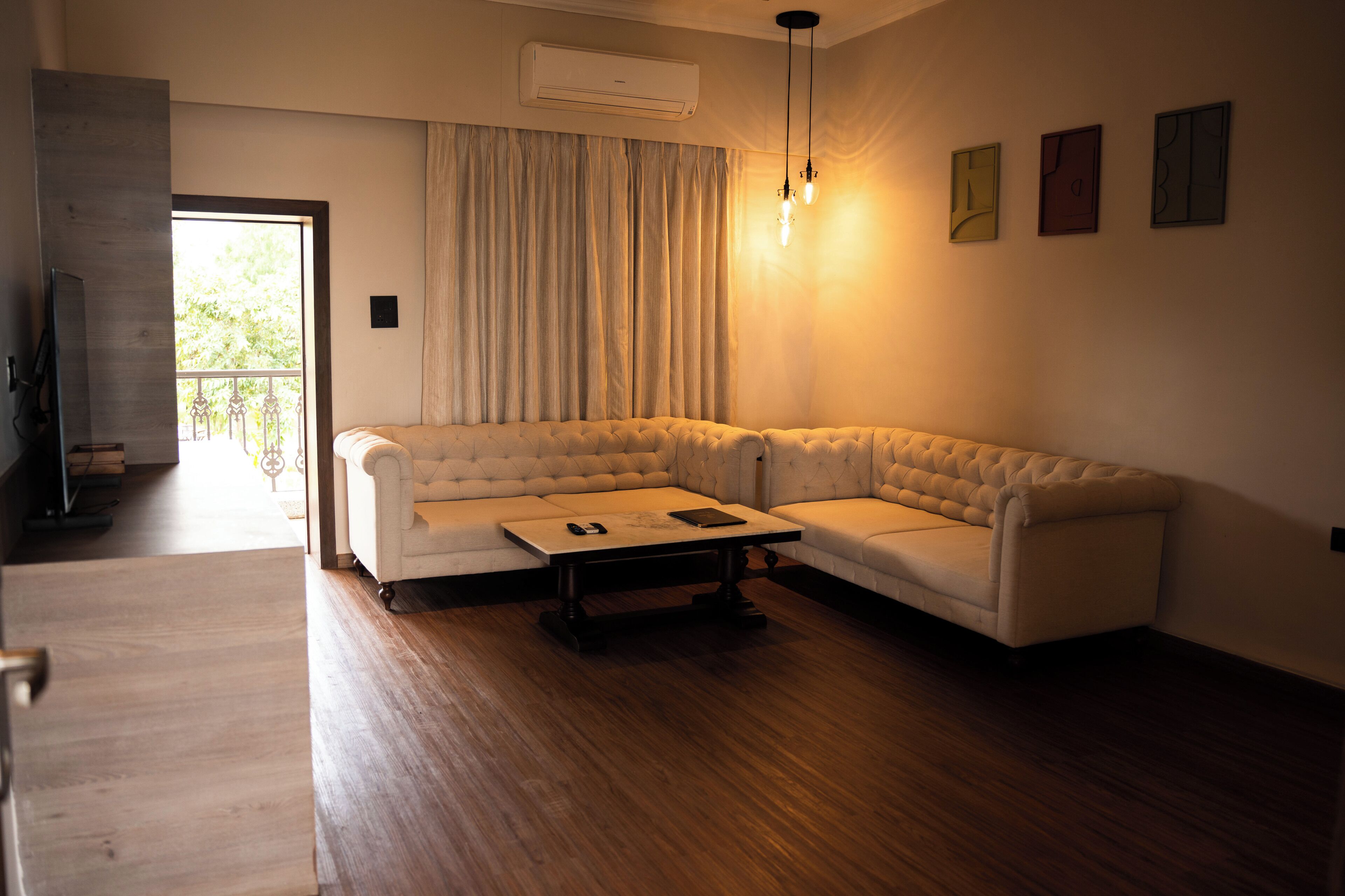 Suite, Balkon, Gartenblick