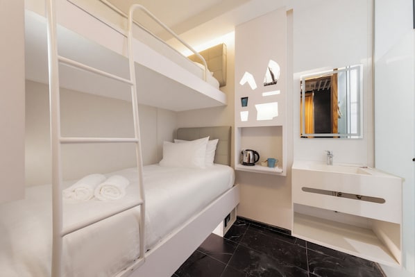 Comfort Shared Dormitory | In-room safe, blackout drapes, iron/ironing board, free WiFi - Dinowa (Singapore)