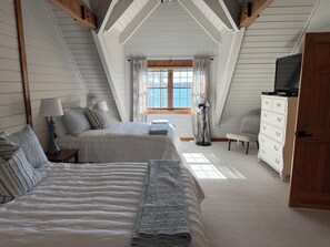 Iron/ironing board, Internet, bed sheets