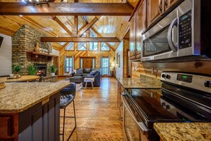 Fridge, microwave, oven, stovetop - Treetop Hideaway! Shuffleboard, Hot Tub, Fire Ring, Bunks, games! (Broken Bow)