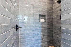 Hair dryer, towels - House of Cards  Private pool and private hot tub. Short walk to the beach. (St. George Island)