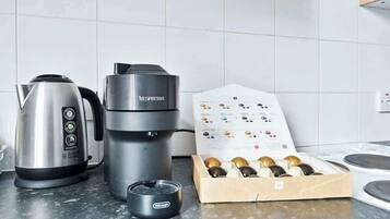 Kaffee und/oder Kaffeemaschine