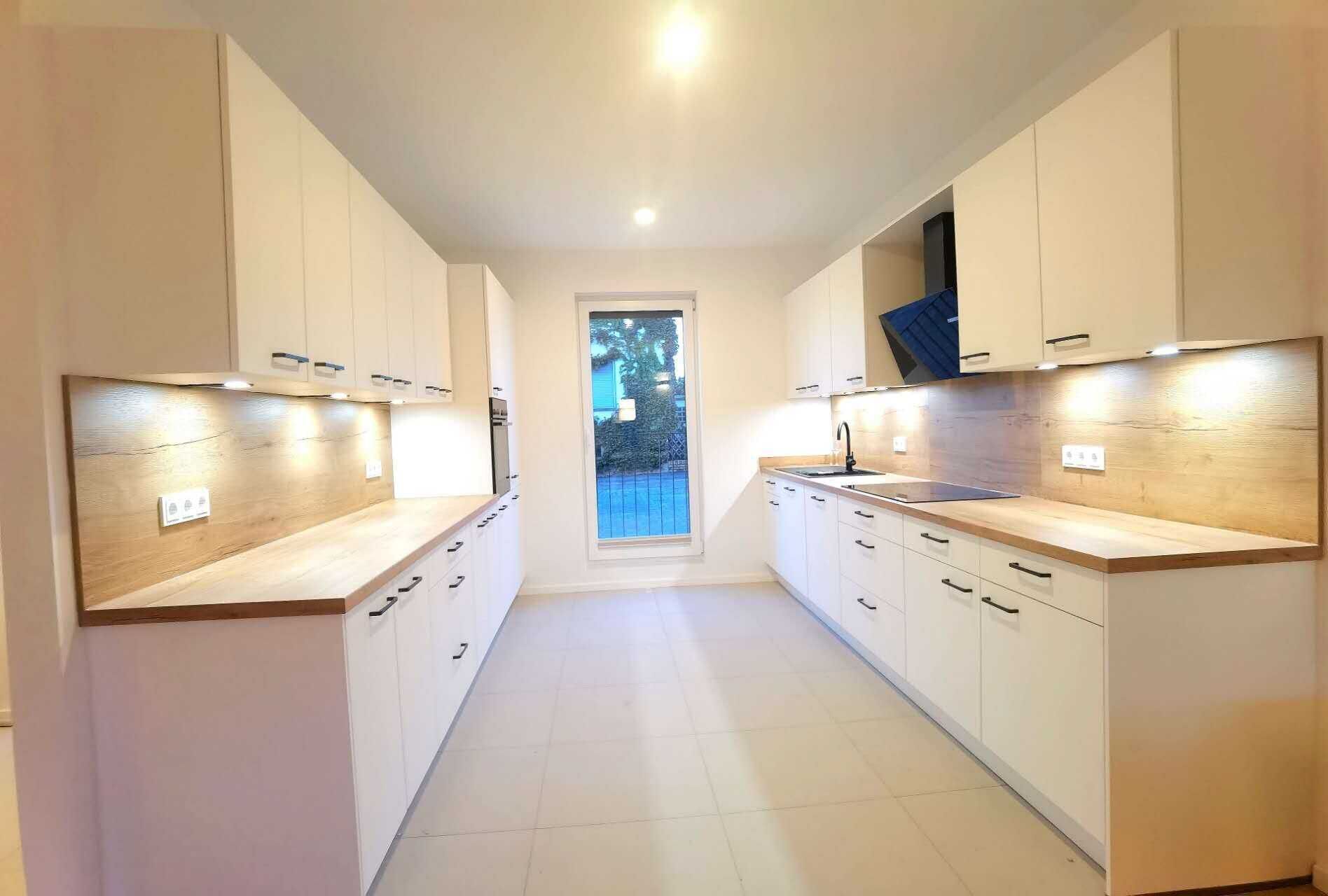 ثلاجة، فرن، موقد طهي مسطح، غسالة أطباق