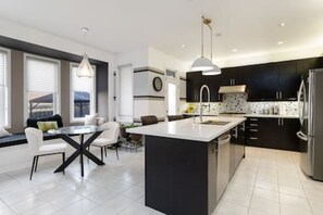 Mikroaaltouuni, uuni, liesi, astianpesukone