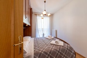 Tabla de planchar con plancha