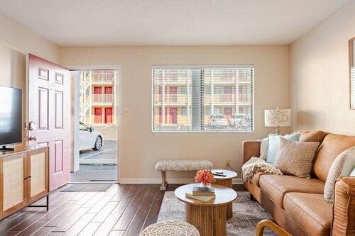 🏆FSU–Doak Condo | Pool, Fast WiFi & Parking (1)