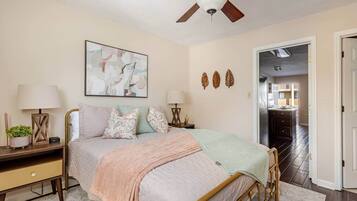 Iron/ironing board, WiFi, bed sheets