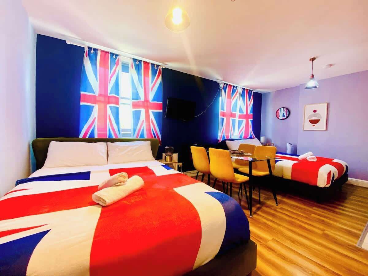 Strykejern/-brett, reiseseng for barn, wi-fi og sengetøy