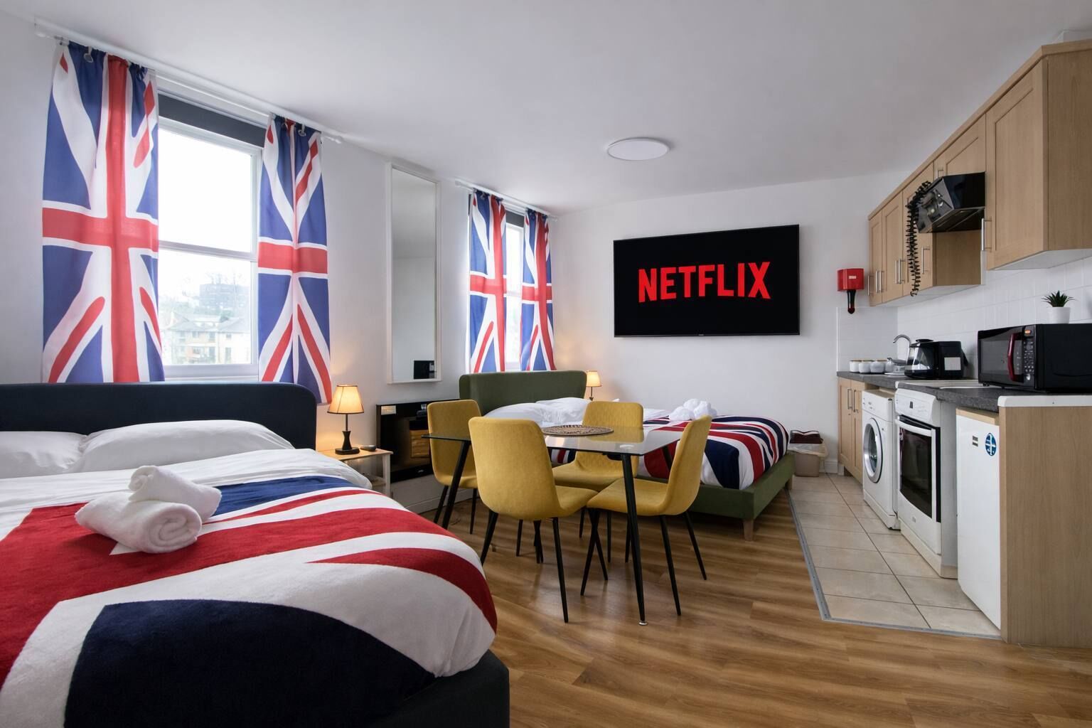 Bügeleisen/Bügelbrett, Reisekinderbett, WLAN, Bettwäsche