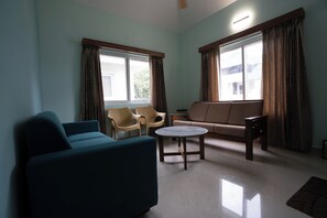 家庭套房 | 起居區