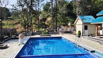 10 piscinas internas