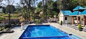 10 indoor pools - MSB Silver Spring Resort Private Limited (Yelagiri)