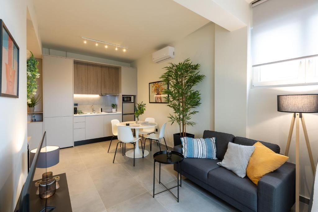 Deluxe Apartment, 1 Katil Ratu (Queen) | Ruang tamu | TV Pintar 