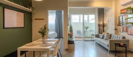 Apartamento Deluxe, 2 camas de matrimonio | Comedor