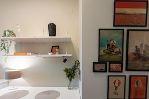 Studio – deluxe, 1 queensize-seng | Spisestue