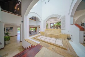 Interior - Luxury 10-Bed Mansion•Jacuzzi•Pool•Sauna•Cook&Maid (Medellín)