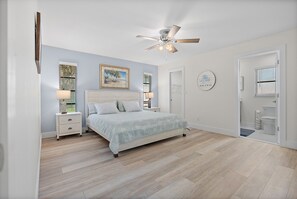 Työpöytä, silitysrauta/-lauta, Wi-Fi, vuodevaatteet