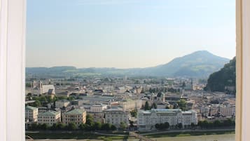 Habitación con 2 camas individuales, vistas a la ciudad | Wifi gratis