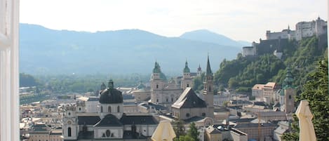 Camera, vista città | Wi-Fi gratuito