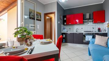 Geladeira, fogão, cooktop, lava-louças