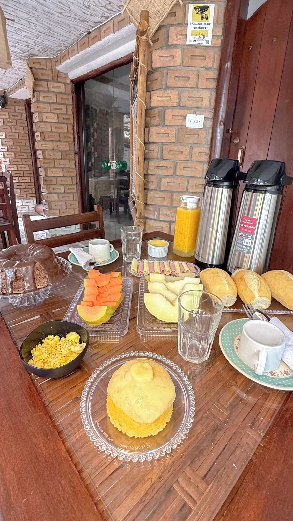 Café da manhã self-service grátis todos os dias