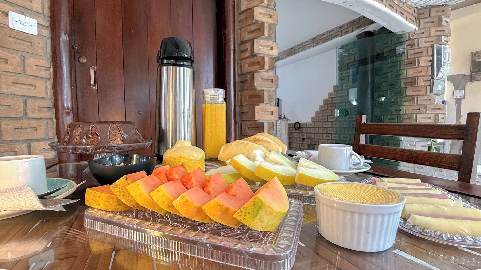 Café da manhã self-service grátis todos os dias