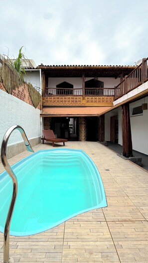 Outdoor pool - Pousada Maken Hary (Porto seguro)