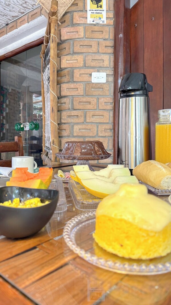 Breakfast meal - Pousada Maken Hary (Porto Seguro)