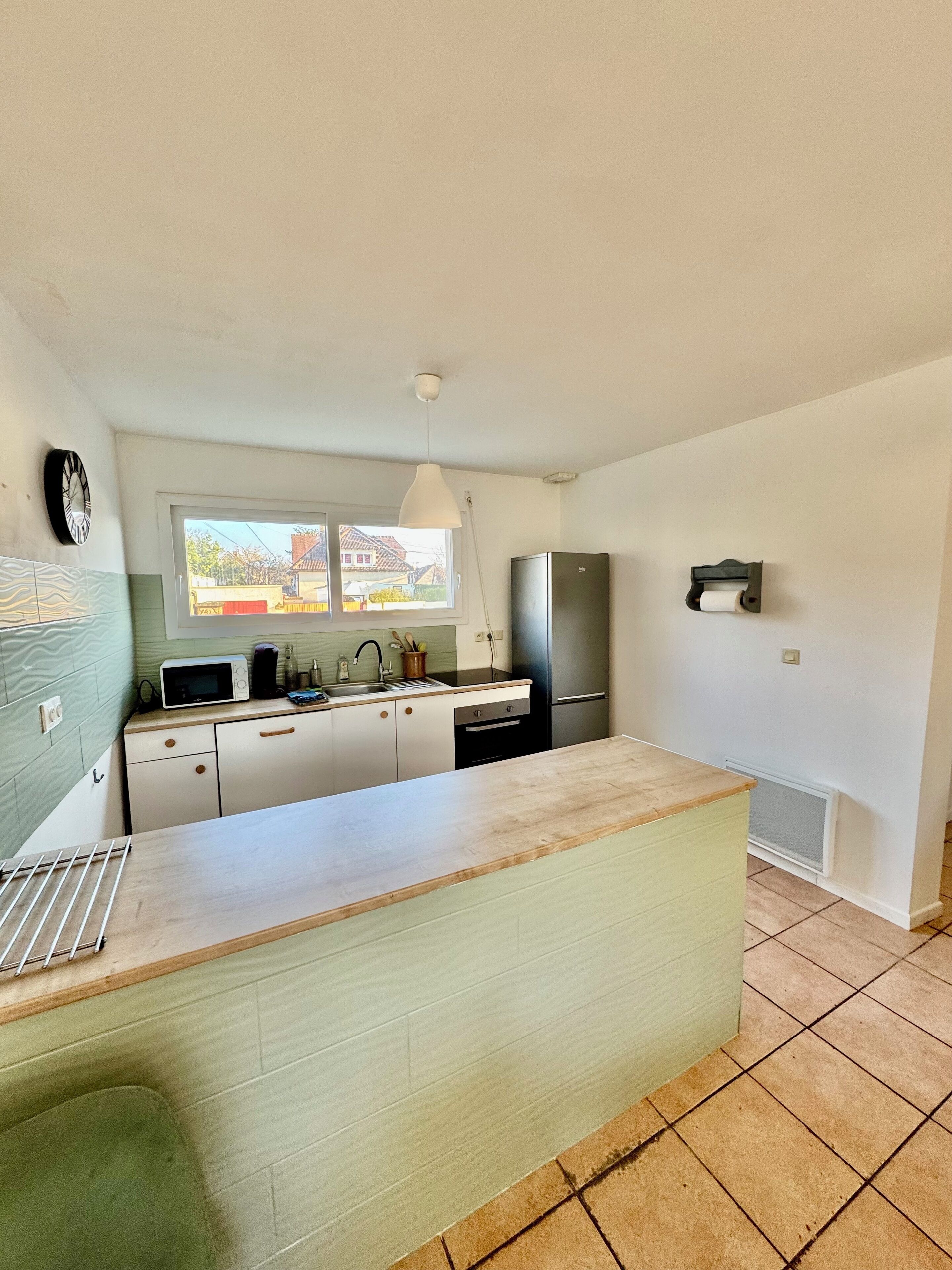 Micro-ondes, four, plaque de cuisson, lave-vaisselle