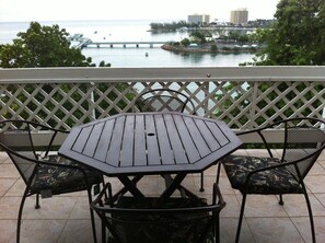 Outdoor dining - Spectacular Ocean view downtown Ocho Rios ideal for 28+ days (Ocho Rios)