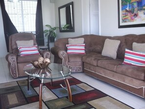 TV - Spectacular Ocean view downtown Ocho Rios ideal for 28+ days (Ocho Rios)