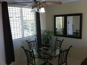 Dining - Spectacular Ocean view downtown Ocho Rios ideal for 28+ days (Ocho Rios)
