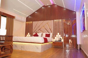 Superior Twin kamer, balkon, uitzicht op resort | Luxe beddengoed, pillowtop-bedden, een minibar, een laptopwerkplek