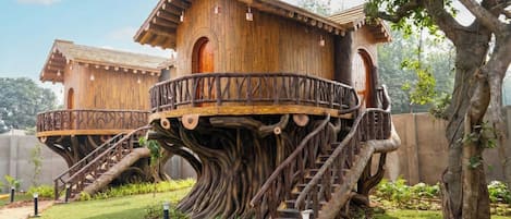 Comfort boomhut, balkon, uitzicht op park | Luxe beddengoed, pillowtop-bedden, een minibar, een laptopwerkplek