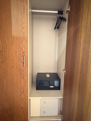 Coffres-forts dans les chambres, Wi-Fi gratuit