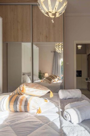 Iron/ironing board, free WiFi, bed sheets - Kipseli Modern Escape (Athina)