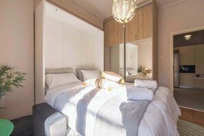 Iron/ironing board, free WiFi, bed sheets - Kipseli Modern Escape (Athina)