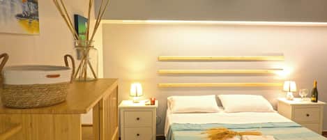 Iron/ironing board, Internet, bed sheets